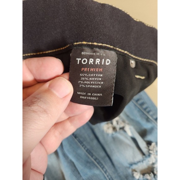 Torrid Jeans Womens  Bombshell Skinny Destructed‎ Distressed size 14R - Picture 5 of 8